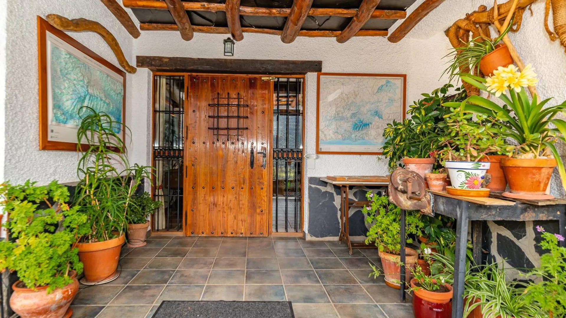 **  Trevélez Hotel La Fragua II ספרד